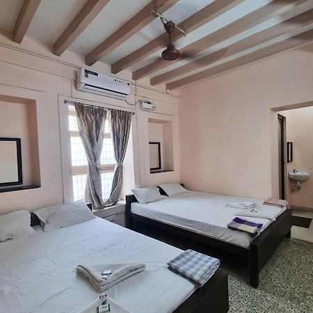 Sowmya Lodge Tiruchirappalli Kültér fotó