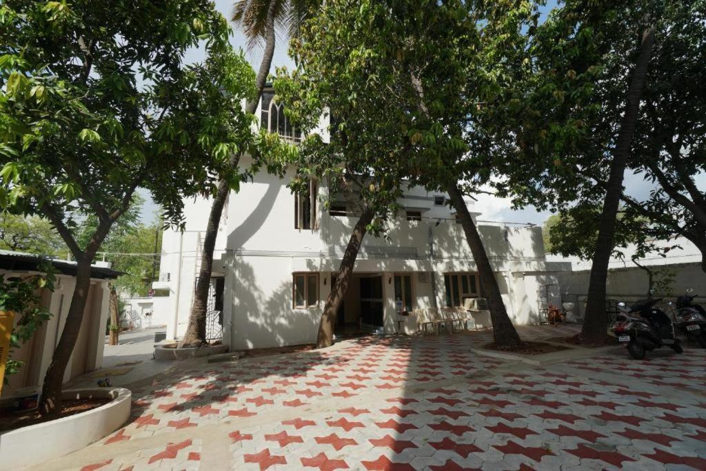 Sowmya Lodge Tiruchirappalli Kültér fotó