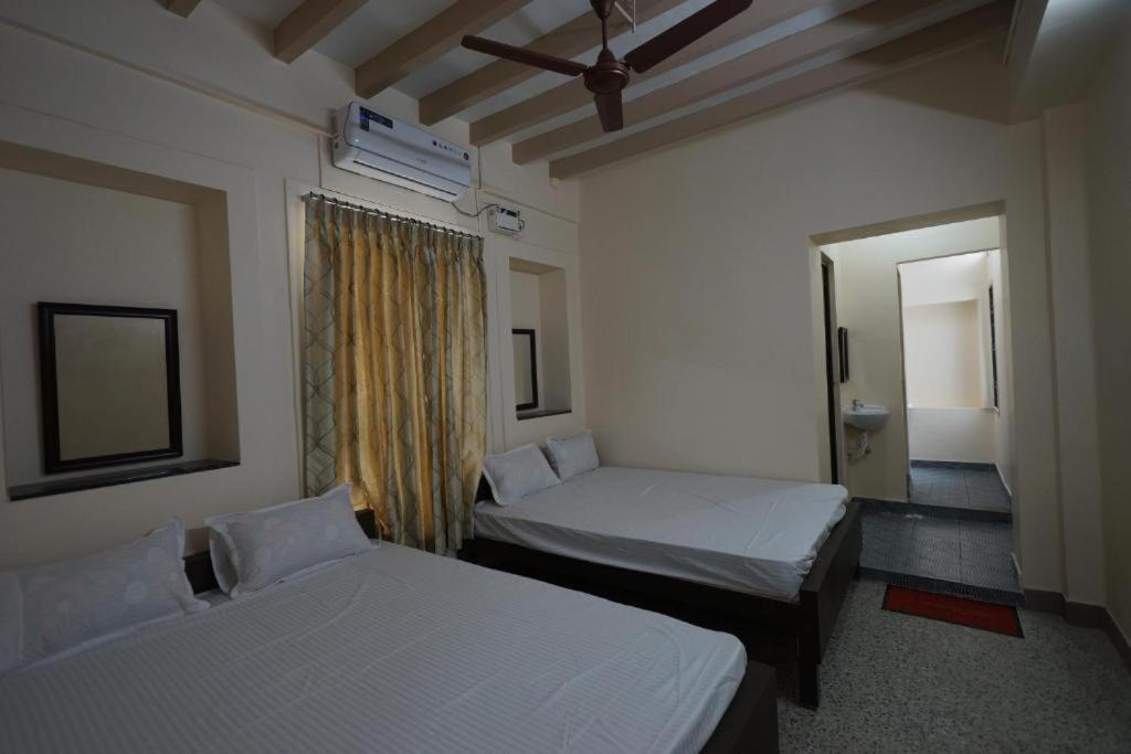 Sowmya Lodge Tiruchirappalli Kültér fotó