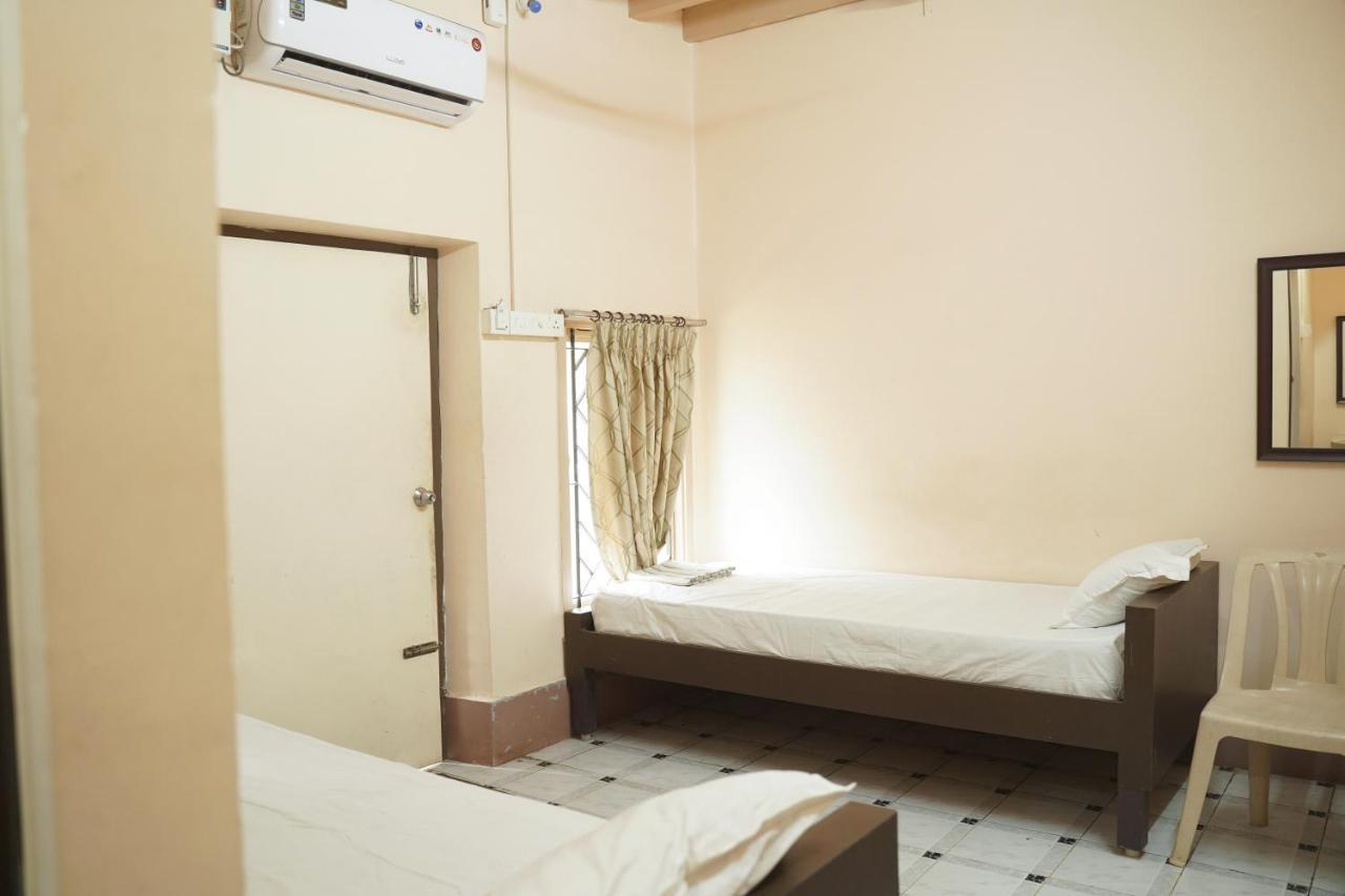 Sowmya Lodge Tiruchirappalli Kültér fotó
