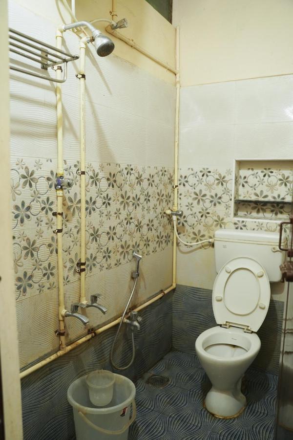Sowmya Lodge Tiruchirappalli Kültér fotó
