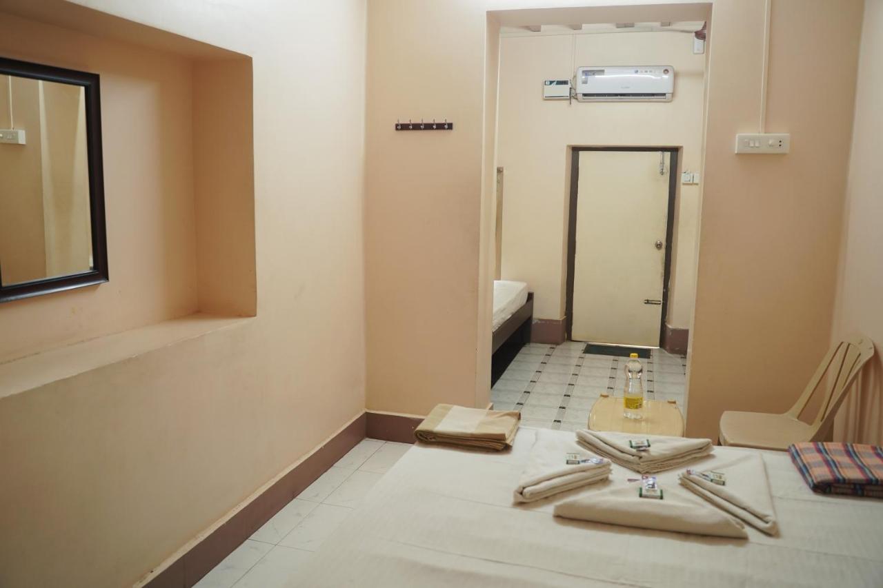 Sowmya Lodge Tiruchirappalli Kültér fotó