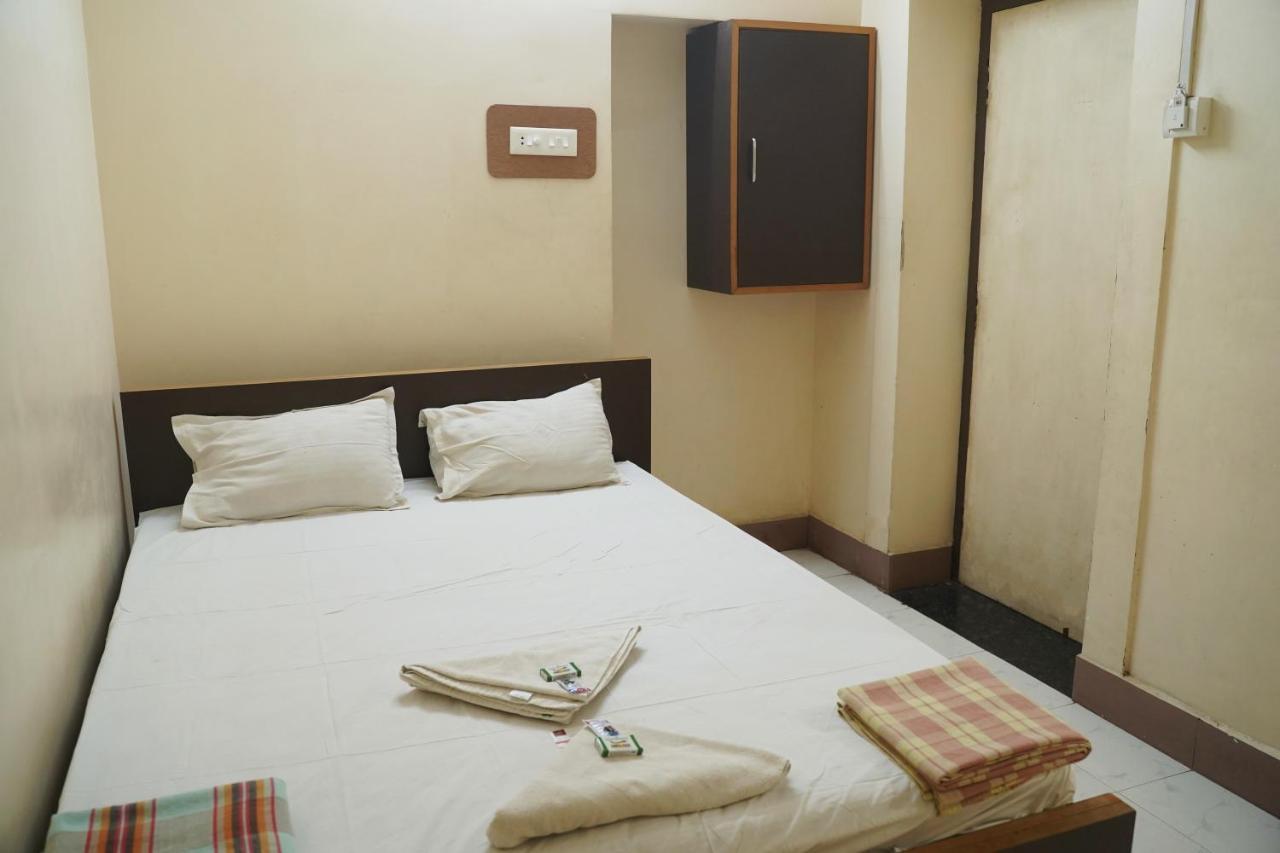 Sowmya Lodge Tiruchirappalli Kültér fotó