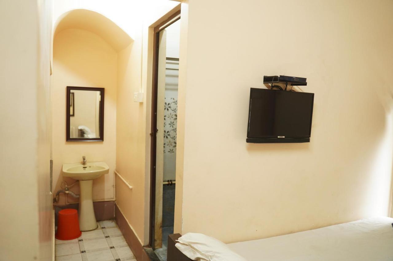 Sowmya Lodge Tiruchirappalli Kültér fotó