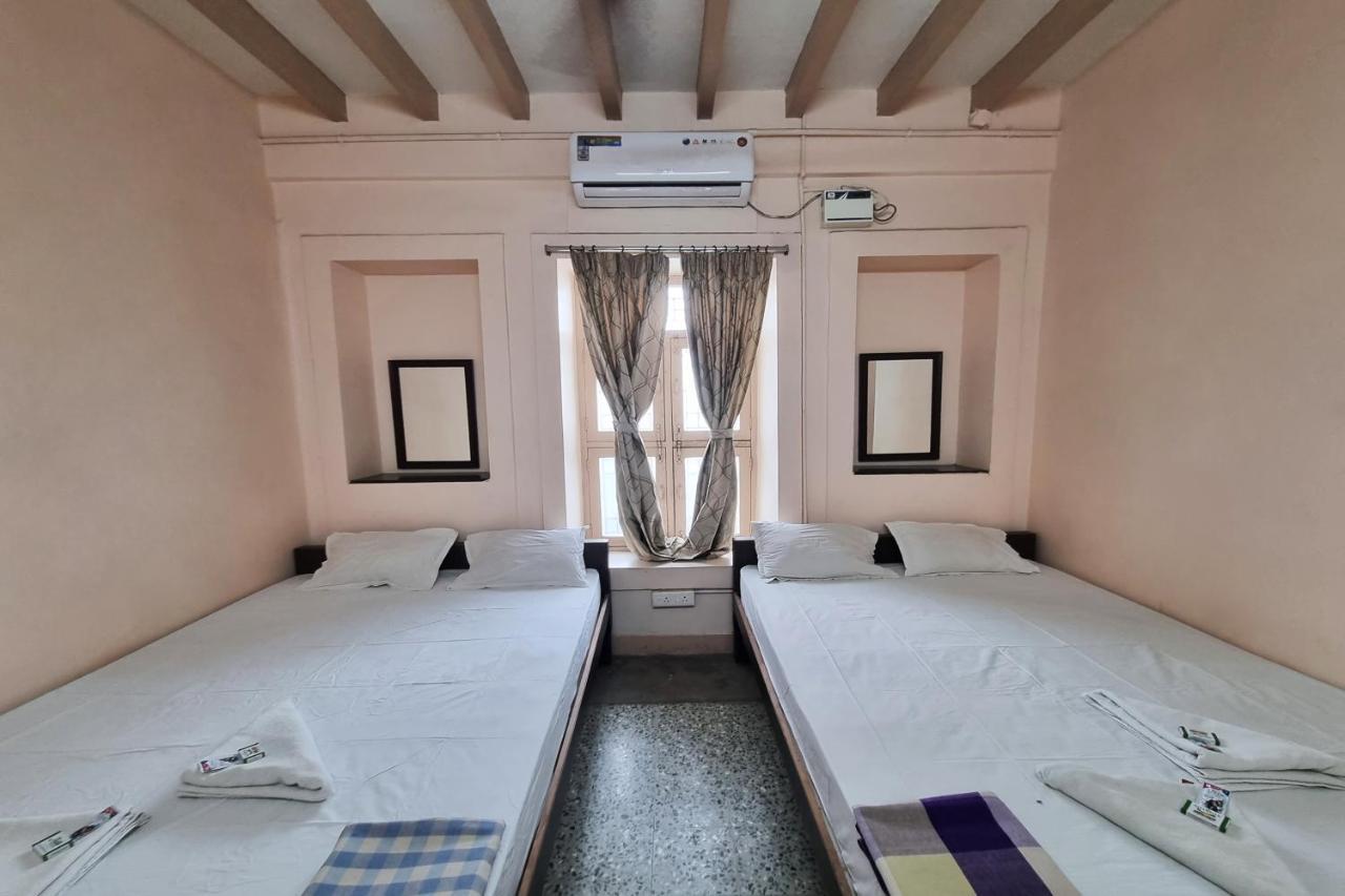 Sowmya Lodge Tiruchirappalli Kültér fotó