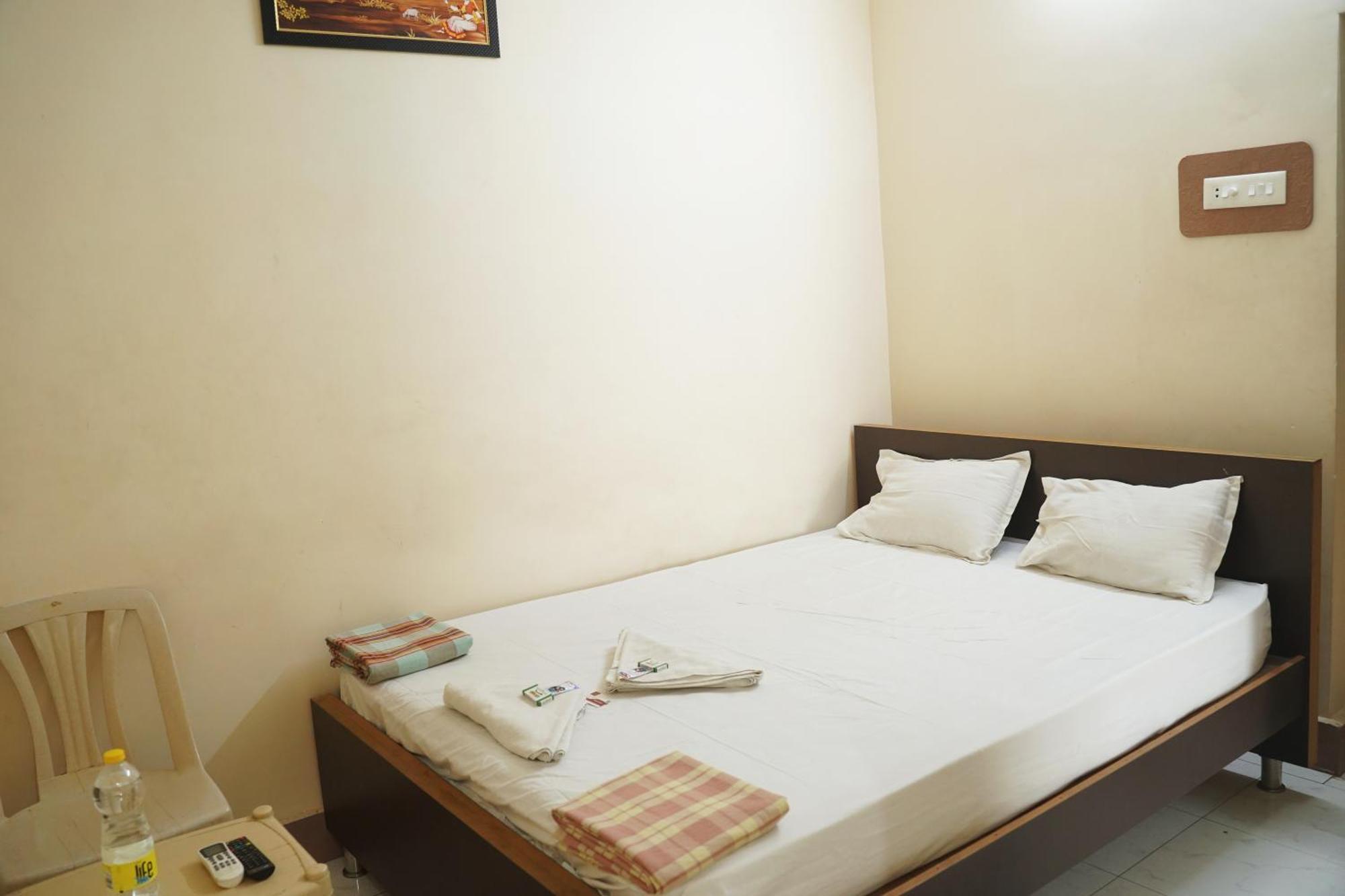 Sowmya Lodge Tiruchirappalli Kültér fotó